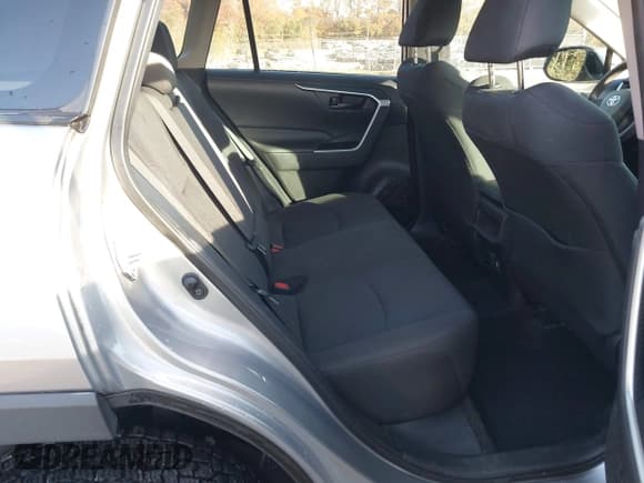 ✅ 2021 Toyota RAV4 LE • VIN: 2T3F1RFV4MC206200 • Лот: 43710984. Опубликован ранее на IAAI с пробегом 68 173 миль. Бесплатный доступ к архиву аукционных продаж из США и подробный отчёт об истории автомобиля на DreamBid. Изображение 8.