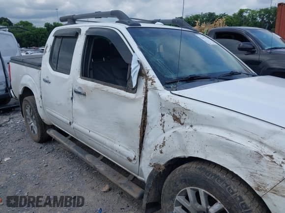 ✅ 2009 Nissan Frontier SE • VIN: 1N6AD07U19C427701 • Lot: 42613374. Wystawiony na IAAI z przebiegiem 164 412 mil. Bezpłatny archiwum sprzedaży aukcyjnych z USA i szczegółowy raport historii pojazdu na DreamBid. Zdjęcie 6.
