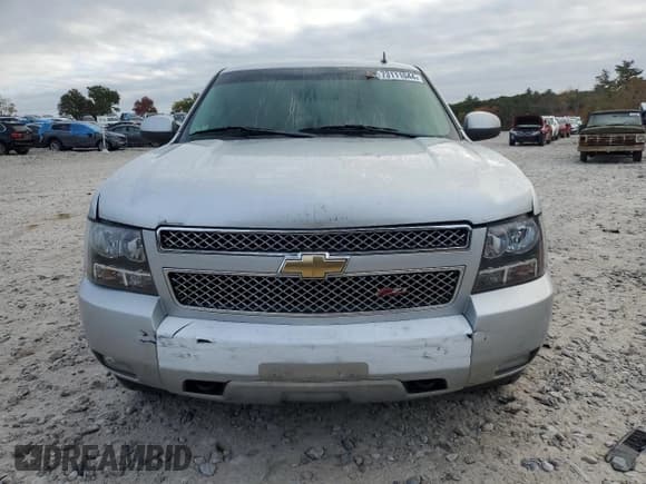 ✅ 2011 Chevrolet Suburban LT • VIN: 1GNSKJE37BR358911 • Lot: 73111044. Wystawiony na Copart z przebiegiem 163 437 mil. Bezpłatny archiwum sprzedaży aukcyjnych z USA i szczegółowy raport historii pojazdu na DreamBid. Zdjęcie 5.