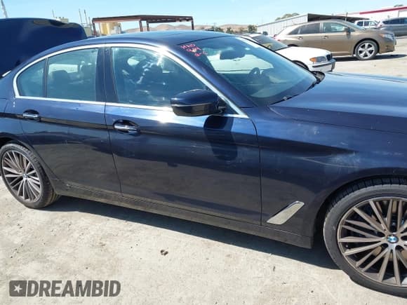✅ 2017 BMW 5 Series 540i • VIN: WBAJE5C30HG915083 • Lot: 43151716. Listed on IAAI with 28,906 mi. Free auction sales archive from the USA and detailed vehicle history report at DreamBid. Image 14.