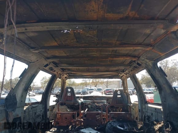 ✅ 2000 Ford Excursion Limited • VIN: 1FMNU43S9YED54222 • Лот: 41685908. Опубликован ранее на IAAI с пробегом Не указан. Бесплатный доступ к архиву аукционных продаж из США и подробный отчёт об истории автомобиля на DreamBid. Изображение 13.