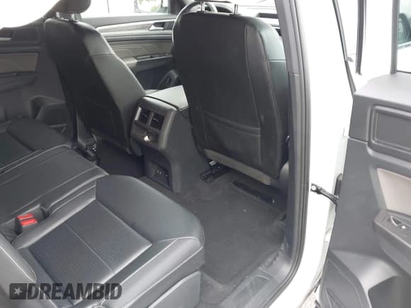 ✅ 2022 Volkswagen Atlas SE • VIN: 1V2WE2CA7NC206156 • Lot: 43171013. Wystawiony na IAAI z przebiegiem 57 228 mil. Bezpłatny archiwum sprzedaży aukcyjnych z USA i szczegółowy raport historii pojazdu na DreamBid. Zdjęcie 8.