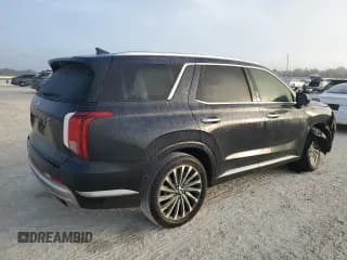 ✅ 2024 Hyundai Palisade Calligraphy • VIN: KM8R74GE6RU653901 • Лот: 85735954. Опубликован ранее на Copart с пробегом 10 608 миль. Бесплатный доступ к архиву аукционных продаж из США и подробный отчёт об истории автомобиля на DreamBid. Изображение 3.