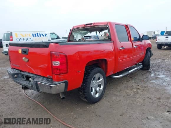 2010 Chevrolet Silverado 1500 LT with VIN 3GCRCSEA1AG145220, listed as a IAAI auction lot 41435171 with 292,991 mi miles and . Bid and sale history available at DreamBid. Image 4.