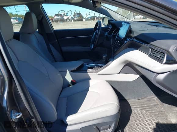 2023 Toyota Camry Hybrid XLE с VIN 4T1F31AK0PU053612, выставлен на аукционе IAAI как лот 43366100 с пробегом 74 858 миль миль и . История ставок и продаж доступна на DreamBid. Изображение 5.