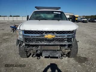 ✅ 2014 Chevrolet Silverado 2500HD Work Truck • VIN: 1GC1KVC84EF139078 • Lot: 86318785. Wystawiony na Copart z przebiegiem 155 971 mil. Bezpłatny archiwum sprzedaży aukcyjnych z USA i szczegółowy raport historii pojazdu na DreamBid. Zdjęcie 5.