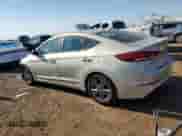 2017 Hyundai Elantra SE z VIN 5NPD84LFXHH185013, wystawiony jako Copart lot #68699365 z przebiegiem 81 953 mil mil oraz Nie do naprawy • Non repairable. Historia ofert i sprzedaży dostępna na DreamBid. Obrazek 2.