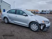 ✅ 2015 Volkswagen Jetta S • VIN: 3VW2K7AJ8FM426427 • Лот: 94433195. Опубликован ранее на Copart с пробегом 106 251 миль. Бесплатный доступ к архиву аукционных продаж из США и подробный отчёт об истории автомобиля на DreamBid. Изображение 4.