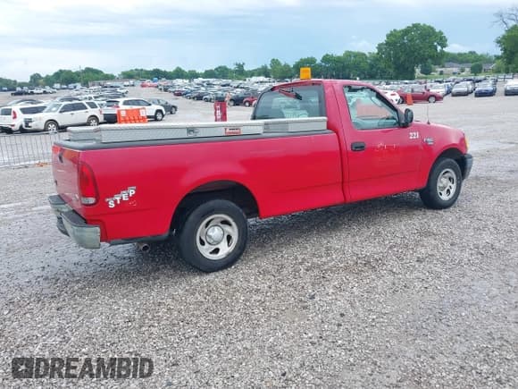 ✅ 2004 Ford F-150 XL • VIN: 2FTRF17W04CA88262 • Lot: 42312475. Wystawiony na IAAI z przebiegiem 84 272 mil. Bezpłatny archiwum sprzedaży aukcyjnych z USA i szczegółowy raport historii pojazdu na DreamBid. Zdjęcie 4.