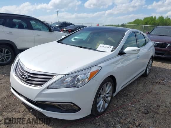✅ 2017 Hyundai Azera Limited • VIN: KMHFH4JG8HA591542 • Lot: 42020982. Wystawiony na IAAI z przebiegiem 75 174 mil mil. Skorzystaj z bezpłatnego archiwum sprzedaży aukcyjnych z USA i zobacz szczegółowy raport historii pojazdu na DreamBid. Zdjęcie 2.