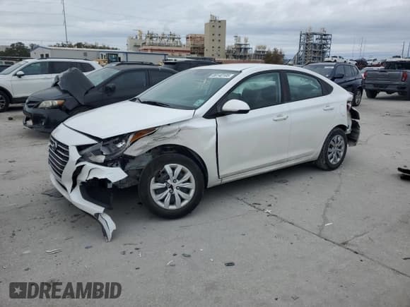 ✅ 2022 Hyundai Accent SE • VIN: 3KPC24A63NE169347 • Лот: 89140105. Опубликован ранее на Copart с пробегом 24 486 миль. Бесплатный доступ к архиву аукционных продаж из США и подробный отчёт об истории автомобиля на DreamBid. Изображение 1.