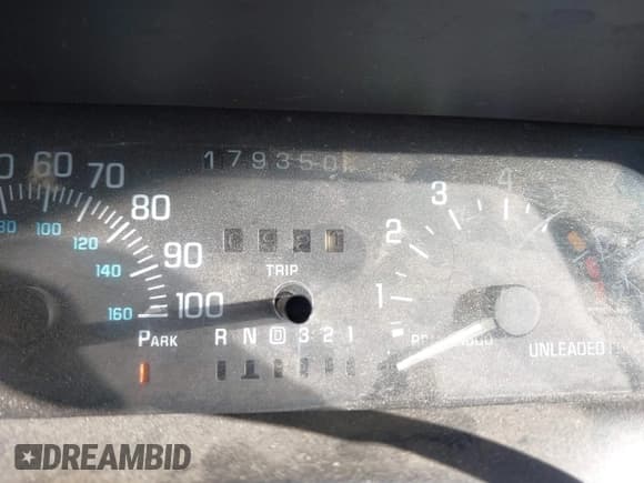 ✅ 1996 Buick LeSabre Custom • VIN: 1G4HP52KXTH428234 • Lot: 41569901. Wystawiony na IAAI z przebiegiem 179 350 mil. Bezpłatny archiwum sprzedaży aukcyjnych z USA i szczegółowy raport historii pojazdu na DreamBid. Zdjęcie 7.