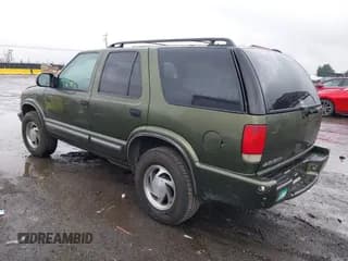 ✅ 2001 Chevrolet Blazer LT • VIN: 1GNDT13W212133371 • Lot: 41516111. Wystawiony na IAAI z przebiegiem 175 607 mil. Bezpłatny archiwum sprzedaży aukcyjnych z USA i szczegółowy raport historii pojazdu na DreamBid. Zdjęcie 3.