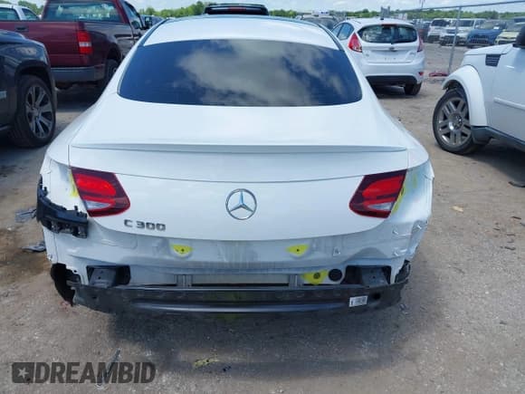 ✅ 2020 Mercedes-Benz C 300 • VIN: WDDWJ8DB7LF942328 • Lot: 42205061. Listed on IAAI with 64,832 mi. Free auction sales archive from the USA and detailed vehicle history report at DreamBid. Image 16.