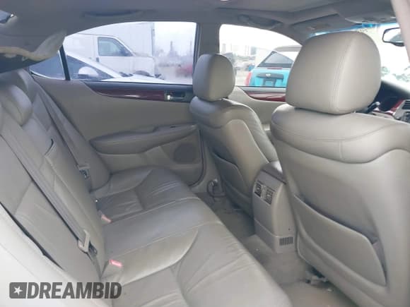 ✅ 2004 Lexus ES 350 • VIN: JTHBA30G845015096 • Lot: 39546566. Listed on IAAI with 251,790 mi. Free auction sales archive from the USA and detailed vehicle history report at DreamBid. Image 8.