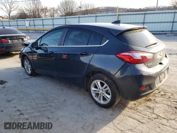 ✅ 2018 Chevrolet Cruze LT • VIN: 3G1BE6SM2JS649718 • Лот: 40421063. Опубликован ранее на Copart с пробегом 53 678 миль. Бесплатный доступ к архиву аукционных продаж из США и подробный отчёт об истории автомобиля на DreamBid. Изображение 2.