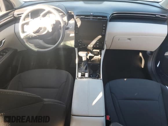 ✅ 2024 Hyundai Tucson SEL • VIN: 5NMJB3DE1RH324934 • Lot: 76508094. Wystawiony na Copart z przebiegiem 24 484 mil. Bezpłatny archiwum sprzedaży aukcyjnych z USA i szczegółowy raport historii pojazdu na DreamBid. Zdjęcie 8.