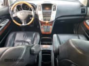 ✅ 2007 Lexus RX 350 • VIN: 2T2HK31U77C039504 • Lot: 91373505. Wystawiony na Copart z przebiegiem 192 054 mil. Bezpłatny archiwum sprzedaży aukcyjnych z USA i szczegółowy raport historii pojazdu na DreamBid. Zdjęcie 8.