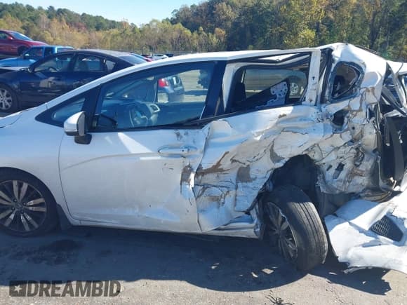 ✅ 2016 Honda Fit EX • VIN: JHMGK5H72GX035727 • Lot: 43631077. Listed on IAAI with Not provided. Free auction sales archive from the USA and detailed vehicle history report at DreamBid. Image 13.