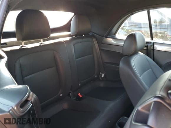 ✅ 2013 Volkswagen Beetle 2.5L • VIN: 3VW5P7AT2DM821636 • Lot: 80718975. Listed on Copart with 96,626 mi. Free auction sales archive from the USA and detailed vehicle history report at DreamBid. Image 10.