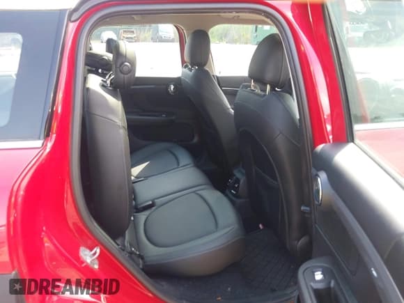 ✅ 2019 MINI Countryman Cooper S • VIN: WMZYT5C59K3G91161 • Lot: 42689582. Listed on IAAI with 49,811 mi. Free auction sales archive from the USA and detailed vehicle history report at DreamBid. Image 8.