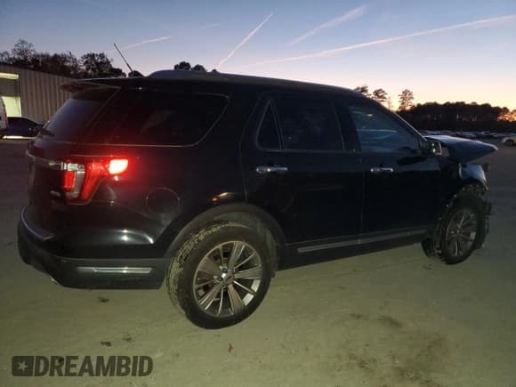 ✅ 2018 Ford Explorer Limited • VIN: 1FM5K8F86JGA70313 • Lot: 91742625. Wystawiony na Copart z przebiegiem 167 295 mil. Bezpłatny archiwum sprzedaży aukcyjnych z USA i szczegółowy raport historii pojazdu na DreamBid. Zdjęcie 3.