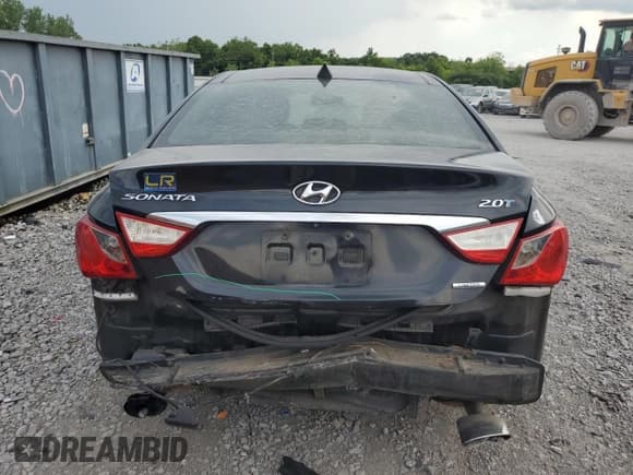 ✅ 2013 Hyundai Sonata SE • VIN: 5NPEC4AB2DH581031 • Lot: 62255394. Listed on Copart with 284,414 mi. Free auction sales archive from the USA and detailed vehicle history report at DreamBid. Image 6.