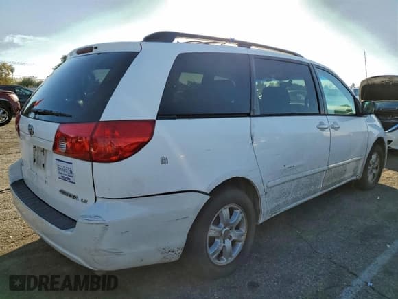 ✅ 2007 Toyota Sienna LE • VIN: 5TDZK23C97S079646 • Lot: 94505645. Wystawiony na Copart z przebiegiem 173 162 mil. Bezpłatny archiwum sprzedaży aukcyjnych z USA i szczegółowy raport historii pojazdu na DreamBid. Zdjęcie 3.