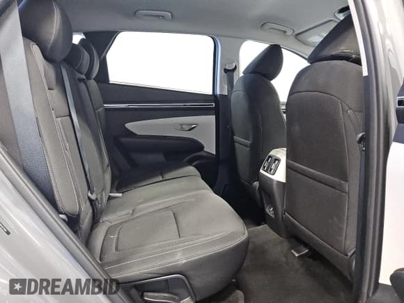 ✅ 2024 Hyundai Tucson SEL • VIN: 5NMJBCDE7RH427081 • Lot: 78979654. Wystawiony na Copart z przebiegiem 7 490 mil. Bezpłatny archiwum sprzedaży aukcyjnych z USA i szczegółowy raport historii pojazdu na DreamBid. Zdjęcie 11.