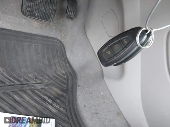 ✅ 2013 Ford C-Max SEL • VIN: 1FADP5BU3DL517779 • Лот: 43883771. Опубликован ранее на IAAI с пробегом 164 335 миль. Бесплатный доступ к архиву аукционных продаж из США и подробный отчёт об истории автомобиля на DreamBid. Изображение 11.