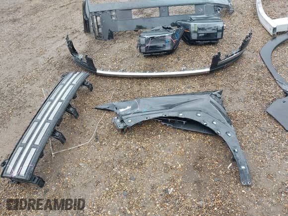 2024 Hyundai Santa Fe Limited с VIN 5NMP44GL6RH031017, выставлен на аукционе IAAI как лот 41002722 с пробегом 5 541 миль миль и . История ставок и продаж доступна на DreamBid. Изображение 18.