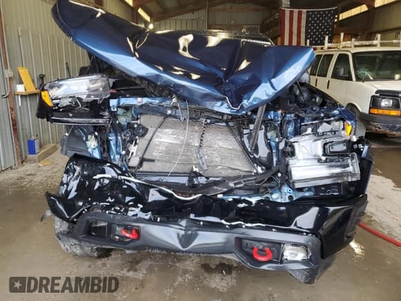 ✅ 2021 Chevrolet Silverado 1500 LT Trail Boss • VIN: 3GCPYFED3MG360323 • Lot: 81523885. Wystawiony na Copart z przebiegiem 115 670 mil. Bezpłatny archiwum sprzedaży aukcyjnych z USA i szczegółowy raport historii pojazdu na DreamBid. Zdjęcie 5.