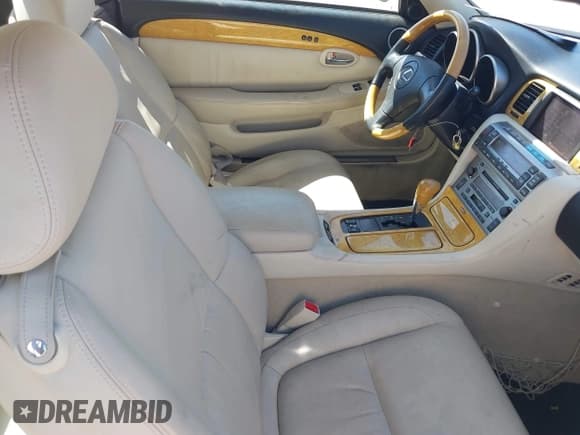✅ 2002 Lexus SC 430 • VIN: JTHFN48Y520012854 • Lot: 40255538. Listed on IAAI with 109,360 mi. Free auction sales archive from the USA and detailed vehicle history report at DreamBid. Image 5.