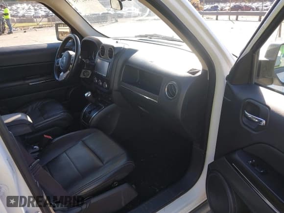 ✅ 2011 Jeep Patriot Latitude X • VIN: 1J4NF4GB4BD191740 • Lot: 43562795. Wystawiony na IAAI z przebiegiem 147 439 mil. Bezpłatny archiwum sprzedaży aukcyjnych z USA i szczegółowy raport historii pojazdu na DreamBid. Zdjęcie 5.