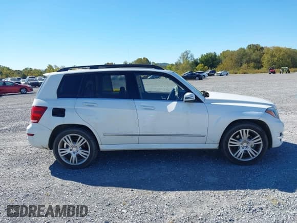 ✅ 2014 Mercedes-Benz GLK 350 • VIN: WDCGG8JB4EG303638 • Lot: 43451944. Listed on IAAI with 112,263 mi. Free auction sales archive from the USA and detailed vehicle history report at DreamBid. Image 13.
