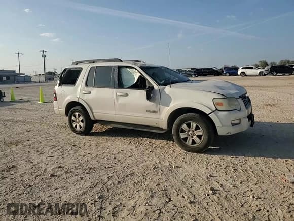 ✅ 2008 Ford Explorer XLT • VIN: 1FMEU63E98UA08697 • Lot: 89645705. Wystawiony na Copart z przebiegiem Nie podano. Bezpłatny archiwum sprzedaży aukcyjnych z USA i szczegółowy raport historii pojazdu na DreamBid. Zdjęcie 14.