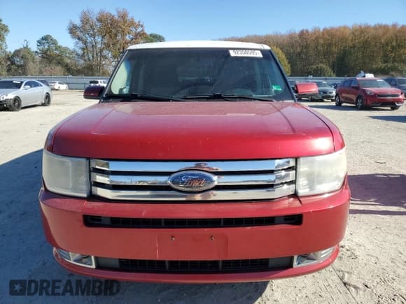 ✅ 2010 Ford Flex SEL • VIN: 2FMGK5CC4ABB30368 • Lot: 92350595. Wystawiony na Copart z przebiegiem 221 912 mil. Bezpłatny archiwum sprzedaży aukcyjnych z USA i szczegółowy raport historii pojazdu na DreamBid. Zdjęcie 5.