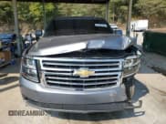 ✅ 2019 Chevrolet Tahoe LS • VIN: 1GNSCAKC3KR255213 • Lot: 81584105. Wystawiony na Copart z przebiegiem 116 639 mil. Bezpłatny archiwum sprzedaży aukcyjnych z USA i szczegółowy raport historii pojazdu na DreamBid. Zdjęcie 5.