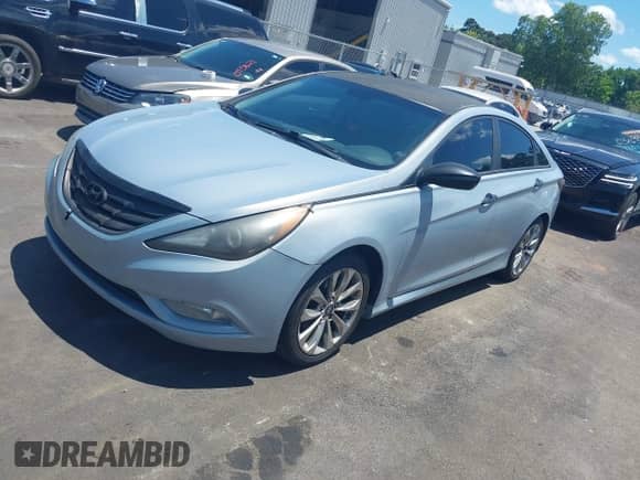 2011 Hyundai Sonata SE с VIN 5NPEC4AB7BH218172, выставлен на аукционе IAAI как лот 42343887 с пробегом 139 879 миль миль и . История ставок и продаж доступна на DreamBid. Изображение 2.