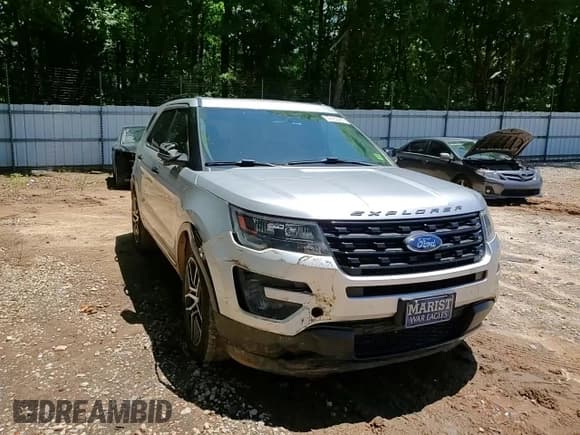 ✅ 2017 Ford Explorer Sport • VIN: 1FM5K8GT6HGD82208 • Lot: 57868365. Wystawiony na Copart z przebiegiem 77 072 mil. Bezpłatny archiwum sprzedaży aukcyjnych z USA i szczegółowy raport historii pojazdu na DreamBid. Zdjęcie 14.