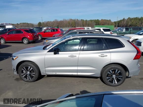 ✅ 2025 Volvo XC60 Core • VIN: YV4M12RJ4S1186223 • Lot: 43798163. Listed on IAAI with 13,548 mi. Free auction sales archive from the USA and detailed vehicle history report at DreamBid. Image 14.