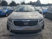✅ 2019 Kia Sorento LX • VIN: 5XYPG4A39KG514792 • Lot: 89474495. Wystawiony na Copart z przebiegiem 127 990 mil. Bezpłatny archiwum sprzedaży aukcyjnych z USA i szczegółowy raport historii pojazdu na DreamBid. Zdjęcie 5.