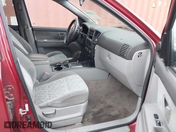 ✅ 2008 Kia Sorento LX • VIN: KNDJD735X85807441 • Lot: 42158485. Wystawiony na IAAI z przebiegiem 196 230 mil. Bezpłatny archiwum sprzedaży aukcyjnych z USA i szczegółowy raport historii pojazdu na DreamBid. Zdjęcie 5.