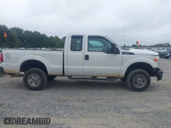 ✅ 2013 Ford F-250 XL • VIN: 1FT7X2B66DEB29795 • Lot: 43341619. Wystawiony na IAAI z przebiegiem 246 249 mil. Bezpłatny archiwum sprzedaży aukcyjnych z USA i szczegółowy raport historii pojazdu na DreamBid. Zdjęcie 13.