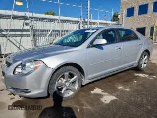 ✅ 2011 Chevrolet Malibu 1LT • VIN: 1G1ZC5E13BF110417 • Lot: 85541565. Wystawiony na Copart z przebiegiem 136 683 mil. Bezpłatny archiwum sprzedaży aukcyjnych z USA i szczegółowy raport historii pojazdu na DreamBid. Zdjęcie 1.