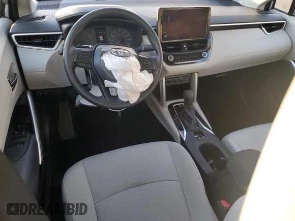 ✅ 2025 Toyota Corolla Cross L • VIN: 7MUAAAAG1SV134041 • Lot: 92404425. Listed on Copart with Not provided. Free auction sales archive from the USA and detailed vehicle history report at DreamBid. Image 8.