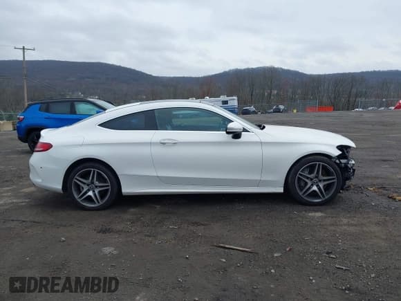 ✅ 2018 Mercedes-Benz C 300 • VIN: WDDWJ4KB5JF729208 • Lot: 41937993. Listed on IAAI with 65,037 mi. Free auction sales archive from the USA and detailed vehicle history report at DreamBid. Image 13.