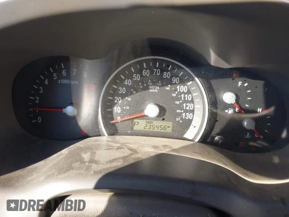 ✅ 2010 Kia Sedona LX • VIN: KNDMG4C32A6359861 • Lot: 43727602. Wystawiony na IAAI z przebiegiem 235 456 mil. Bezpłatny archiwum sprzedaży aukcyjnych z USA i szczegółowy raport historii pojazdu na DreamBid. Zdjęcie 7.