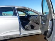 ✅ 2018 Chevrolet Impala LT • VIN: 2G1105S38J9172642 • Lot: 43617684. Wystawiony na IAAI z przebiegiem 198 638 mil. Bezpłatny archiwum sprzedaży aukcyjnych z USA i szczegółowy raport historii pojazdu na DreamBid. Zdjęcie 5.