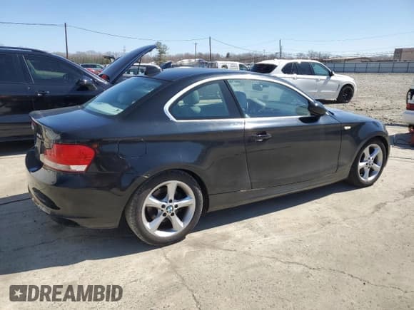 ✅ 2009 BMW 1 Series 128i • VIN: WBAUP93519VF48985 • Лот: 50715925. Опубликован ранее на Copart с пробегом 105 590 миль. Бесплатный доступ к архиву аукционных продаж из США и подробный отчёт об истории автомобиля на DreamBid. Изображение 3.